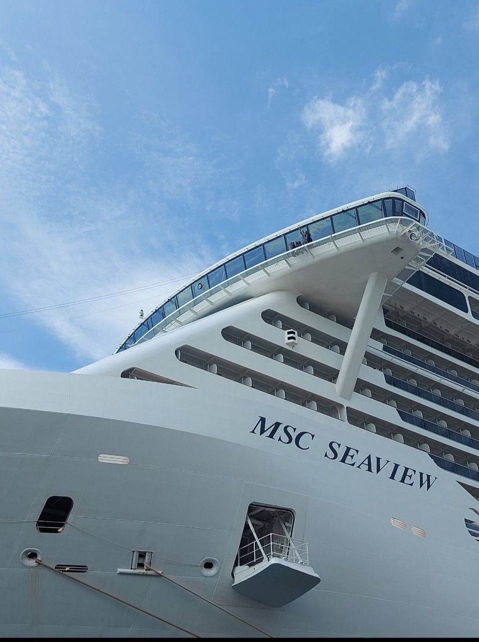 Нос MSC Seaview у причала